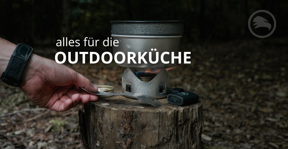 Outdoorküche und Essgeschirr